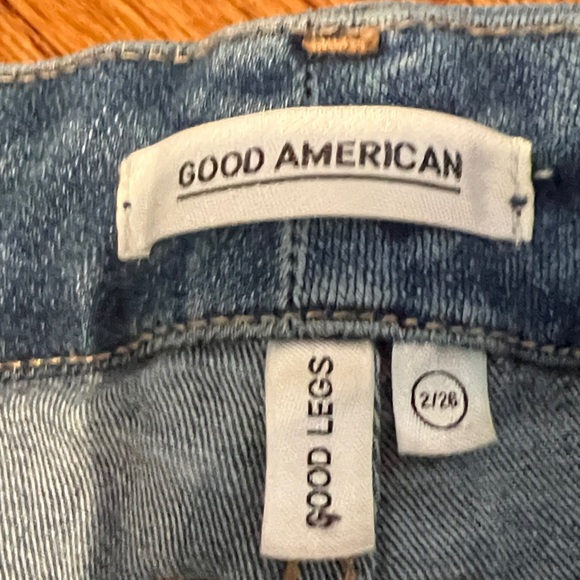 Good American “good legs”  Skinny Jeans with Frayed Hem - Picture 2 of 4